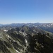 Herrliche Fernsicht nach Südosten: Deferegger Alpen, Lienzer Dolomiten, Karnischer Kamm,...