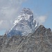 Als ich im Sommer 1985 auf dem Gipfel des Matterhorns ankam, hatte es eine Wolkenhaube, die mir die Fernsicht nahm; ohne diese wären mir die Berge im Süden wohl trotzdem nicht aufgefallen!