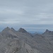 Nochmal ein Blick zurück. Mittig der höchste Karwendelberg.