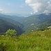 Blick nach Südwesten über das Valle Veddasca zum Südteil des Lago Maggiore.