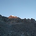 Cerro Soray Gipfel im Morgenlicht - gleich geht's los. Da wir am Vortag nichts mehr erkunden wollten und das Gelände sehr weitläufig ist, warten wir bis es hell ist.