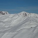 Zoomaufnahme zur Kreuzspitze mit ihrem schönen Skihang