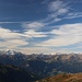 unten das Zillertal, hinten Zillertaler und Tuxer Alpen