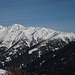 Blick von der Piste in östliche Richtung; eine lange Gratbegehung mit Überschreitung des Gumriaul in einem Sommer ist ein Zukunftsprojekt von mir.