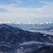 ...und über den bewaldeten Höhen des steirischen Randgebirges blickt man auf  die schneebedeckten Eisenerzer Alpen...