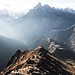 Am Grat. Genial. T6 Kraxelei im Himalaya auf fast 5000m mit dieser Aussicht