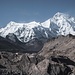 Cho Oyu über dem schuttbedeckten Gletscher