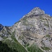 Von der Gondelbahn auf die Melchsee-Frutt fällt der mächtige Haupt (2312m) sofort auf. Er ist einer der beeindruckensten Berge vom Melchtal. Im Hintergrund ist der Hochstollen / Gemsegg (2480,7m).