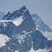 Rimpfischhorn im Zoom; rechts unter dem Gipfel sieht man eine Rinne, die dem Aufstieg dient u. in der ein Skitourenkamerad u. ich Ostern 1988 zu weit aufgestiegen sind, was III-er-Kletterei nach sich zog.