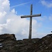 Das mächtige Gipfelkreuz auf dem Rothorn (2525,6m).