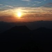 Biwak auf dem Abgschütz (2263m) - Die Sonne nähert sich dem Horizont.