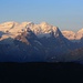 Aussicht vom Seefeldstock (2129m) zu den Bener Alpen. Rechts sind Eiger (3970m) und Mönch (4107m), links die Wetterhorngruppe mit Rosenhorn (3689,3m), Mittelhorn (3704m) und Wetterhorn (3692m).