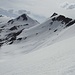 Gipfel des Tuxer Hauptkamms, die sicherlich selten von Skitourengehern aus dieser Perspektive gesehen werden.