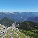 Die Ammergauer Alpen werden im Süden vom Loisachtal begrenzt, das bei Garmisch-Partenkirchen nach Norden umbiegt.