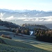 Die Schwyzer Berge grüssen über den Nebel hinüber