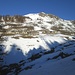 Usciti dal bosco senza mai incorrere in pendenze eccessive, si arriva ai bei pascoli dove sorgono le baite dell’Alpe Pescedo e dell’Alpe di Mezzo (nella foto).