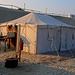Tag 2 (25.12.):<br /><br />Mein Zelt für eine Nacht, gebucht bei „Arabian Abventures Qatar“ - ausgestattet mit Teppichen, Sofas und Betten. Nach Arabischer Sitte müssen die Schuhe draussen bleiben.