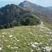 Dalla panoramica e allungata vetta del Monte Mezzogiorno uno sguardo all' indietro e... (vedi foto successiva)