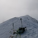 der Gipfelgrat in der Wolkensuppe