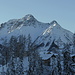 Piz S-Chalambert Dadora und Dadaint über dem morgendlichen Tschlin