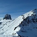 der Piz d'Emmat Dadaint gesehn von der Fuorcla Grevasalvas - von hier wirkt der schattige Anstieg auf der rechten Seite so steil wie er sich anfühlte...