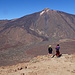 Logenplatz auf dem weiten Gipfel der Guajara (2718m), die trotz ihrer schon beträchtlichen Höhe vom mächtigen Teide (3718m) noch einmal um 1000m übertroffen wird.