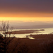 Blick über den Fjord bei Sonnenaufgang