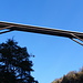 diese Brücke verläuft oberhalb des Kraftwerks und verbindet Leuk mit Varen