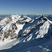 Gipfelaussicht u.a. zu Gsür, Türmlihore und Männliflue, am Horizont von rechts u.a. Schwarzhorn und Wildgärst, Brienzergrat, Pilatus und Hohgant