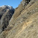 In basso a sinistra si vede un sasso piatto/liscio che si profila contro la Töira, che può essere usato come riferimento per raggiungere la Val Pidena dal basso