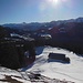 Blick über die schön gelegene Lochalpe ins Grenzgebiet von Allgäuer Alpen und Bregenzerwald