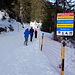 Hier wandert man oft auf mehrfach benutzten Wegen (Fussgänger + Skifahrer + Schlittler).