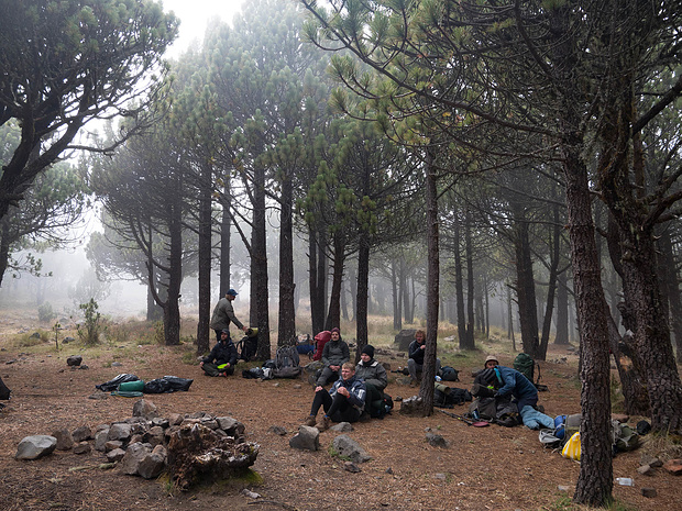 Der Campground auf 4000m. Im Nebel war es ziemlich kalt.