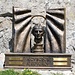 Monumento dedicato al <b>[http://it.wikipedia.org/wiki/Aleksandr_Vasil%27evi%C4%8D_Suvorov  Generalissimo Suvorov]</b> sui tornanti della Tremola. "La Russia con gratitudine".