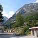 Frasco 885m: Ausgangspunkt meiner Wanderung nach Camana<br />"Frasco ist eine politische Gemeinde im Verzascatal im Kreis Verzasca. Sie gehört zum Bezirk Locarno im Kanton Tessin in der Schweiz. Durch die Gemeinde fliesst der Wildbach Efra."
