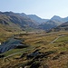 Am Beginn des großen Almbodens, an dessen Ende die Alm Les Balmes liegt