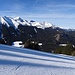 ...und über den sonnenbeleuchteten Skihang und einem letzten Blick auf den Bösenstein ins Tal nach Hohentauern.
