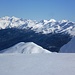 Schön verschneite Berge der Sarntaler Alpen und im Hintergrund der Stubaier Alpen