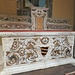 La chiesa conserva diversi notevoli altari lignei e marmorei.