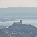 Zoom sulla Rocca d'Angera.