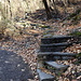 Ende Asphalt, der Wanderweg beginnt