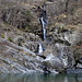 der Wasserfall von der Haltestelle gut zu sehen