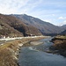 eine Viertelstunde später wird der Ticino überquert und kurz darauf kann in Carasso der Aufstieg beginnen 