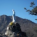 Vetta Monte Arpon
Verso Sud-Ovest si intravede chiaramente la non lontana Rocca Sella, ben più famosa e "climberosa" della selvaggia e facile cresta appena salita.