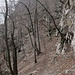 Improvvisamente una traccia risale l'unico punto in cui la parete s'interrompe...