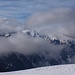 Blick zum Großen Gabler, der von Wolken verschluckt wird.