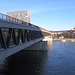 Der Anstieg zur Dreirosenbrücke war die einzig nennenswerte Steigung des Tages. Immerhin führt die Treppe 17m empor. Die Traverse über den Rhein ist teilweise ausgesetzt aber zu jedem Zeitpunkt gut gesichert. Ab jetzt geht es am orographischen linken Ufer flussabwärts.