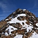 la cresta rocciosa per la cima vista dalla quota 3220 m