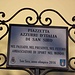 La piazzetta del parcheggio può ospitare circa 12 automobili...