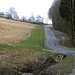 Ein neu angelegter Fuß- und Radweg, den wegen der Steilheit vermutlich nicht viele nutzen werden, führt hinauf nach Jägerwirth.